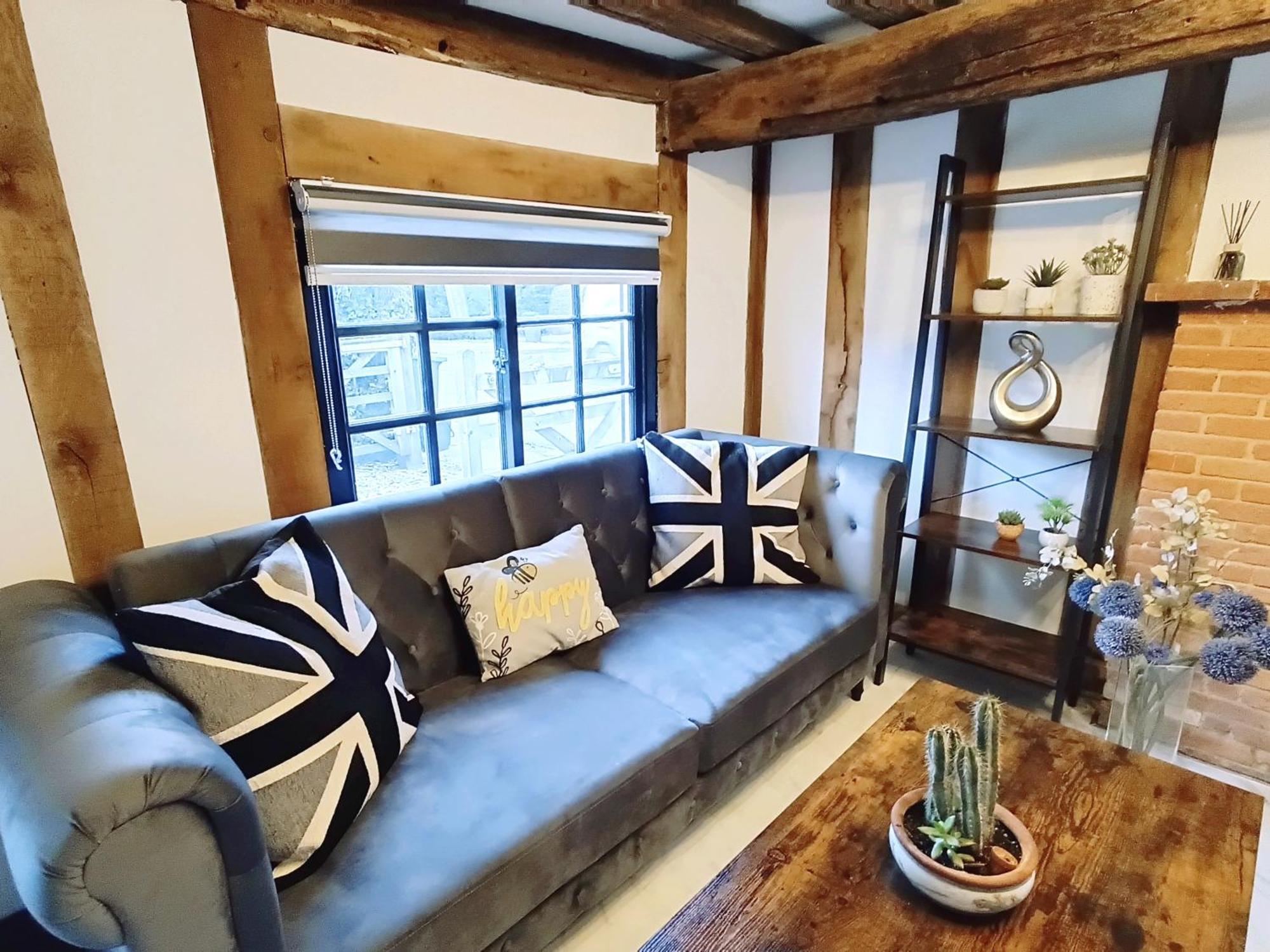 Stansted Airport Cottage Бишъпс Стортфорд Екстериор снимка