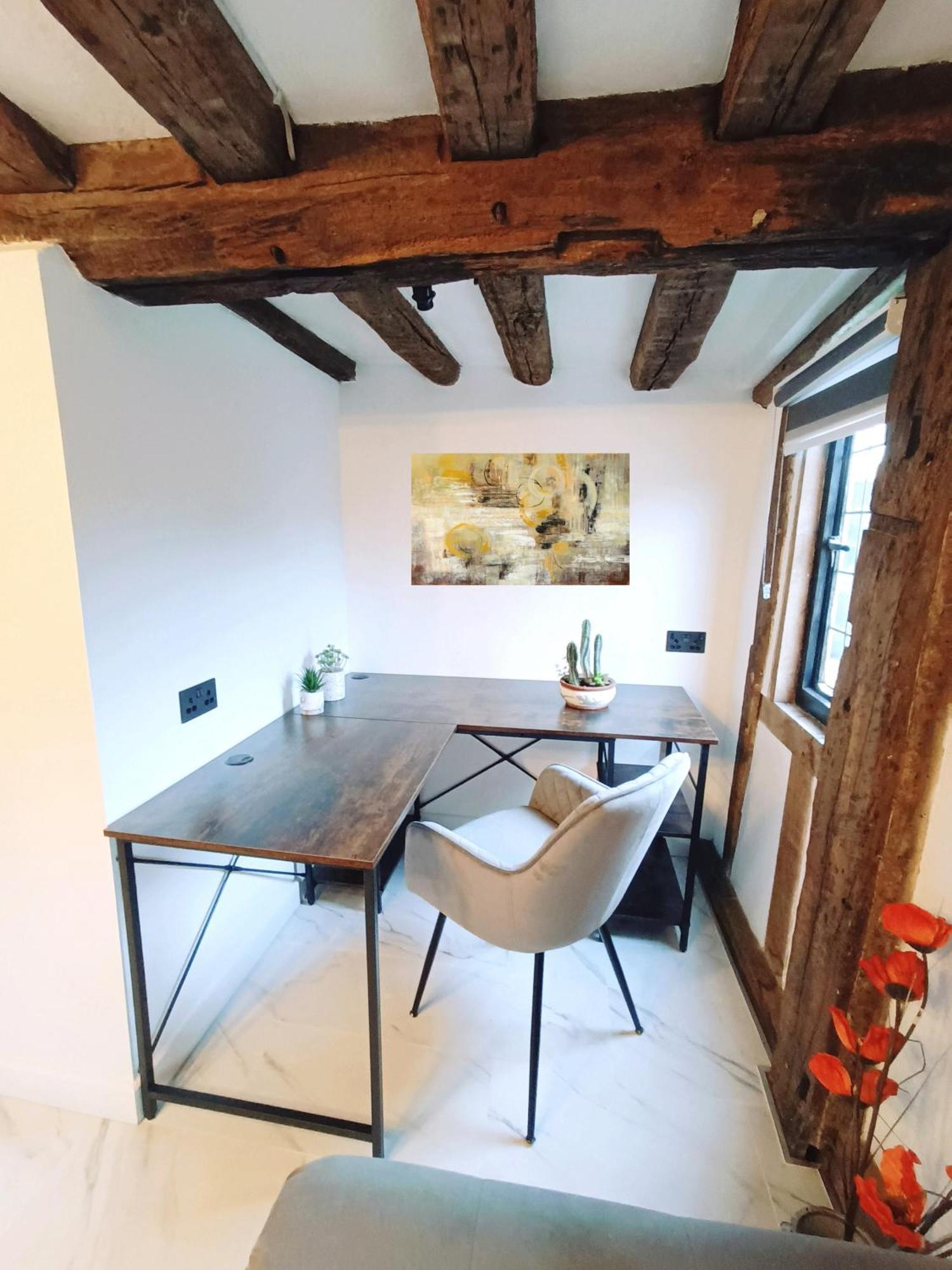 Stansted Airport Cottage Бишъпс Стортфорд Екстериор снимка